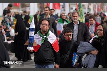 چهل‌و‌‌هفتمین جشن پیروزی انقلاب اسلامی - 2 4