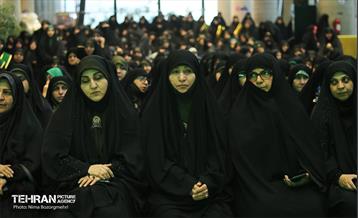 اهتزاز پرچم سبز رضوی بر فراز برج پرچم ایران 21