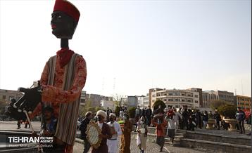 اجرای کارناوال نوروزی لبخند بهار در بوستان دانشجو 18