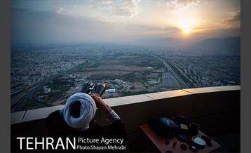 استهلال هلال ماه شوال از فراز برج میلاد تهران 16