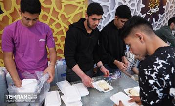 ویژه برنامه «مهمونی شهر» در باغ‌راه حضرت زهرا(س) - ۶ 45