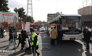 خدمات شهرداری تهران در پایان راهپیمایی ۲۲ بهمن 33