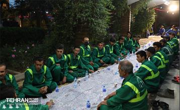 افطاری شهردار تهران با پاکبانان 3