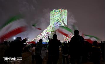 نور افشانی در شب سالگرد پیروزی انقلاب اسلامی - 2 16