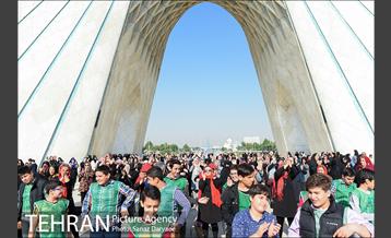 همایش زنگ تحرک و جشنواره بادبادک ها در میدان آزادی 12