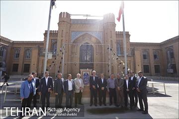 بازدید شهردار تهران از دبیرستان البرز 9