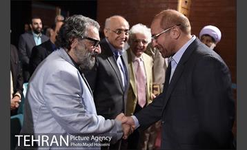 دیدار شهردار تهران با هنرمندان و رونمایی از قرآن خطی 8