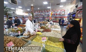 خرید شب یلدا در بازار میوه و تر بار صادقیه 7