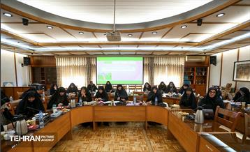 نشست تخصصی آشنایی با مکتب بانو امین 16