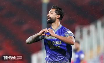 دیدار تیم های فوتبال پرسپولیس و گل گهر سیرجان 17