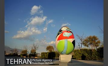 برج میلاد میزبان لاله های بهاری و تخم مرغ های رنگی 8