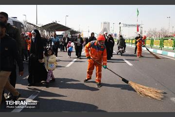 خدمات شهرداری تهران در پایان راهپیمایی ۲۲ بهمن - ۱ 26