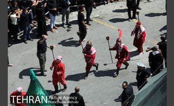 عزاداری ظهر عاشورای حسینی در چهار راه گلوبندک 23