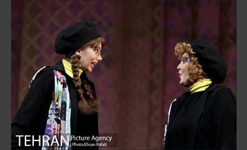 نمایش باغ آلبالو 29