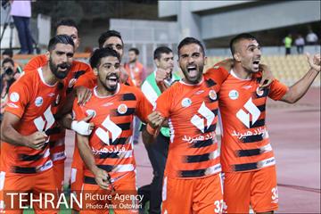 دیدار تیم‌های سایپا و پرسپولیس در لیگ برتر فوتبال ایران 2