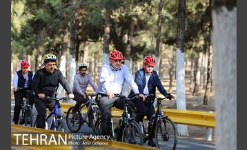 بازدید پیروز حناچی شهردار تهران از بوستان جنگلی چیتگر تا دریاچه شهدای خلیج فارس 2