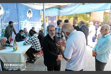 میز خدمت شهرداری تهران در نماز جمعه 40