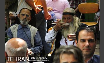 رونمایی از کتاب در گذری بر دروازه غار 3