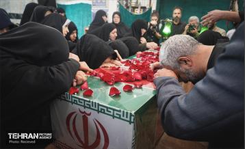 تشییع پیکر مطهر شهید محمد حسن زارعی در منطقه ۸ 18