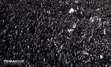 اجتماع مردم تهران در پی شهادت رهبر انقلاب - 1 38