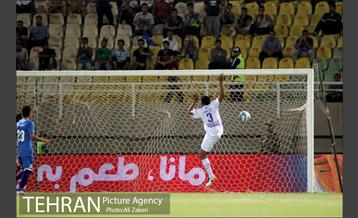 دیدار استقلال خوزستان و استقلال تهران در لیگ برتر فوتبال 17