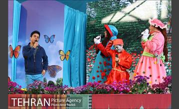 اجرای زنده برنامه محله گل و بلبل در میدان هرندی 18