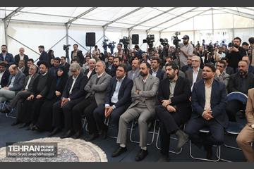 افتتاح ۳ ایستگاه شارژبرقی و رونمایی از تاکسی برخط 33
