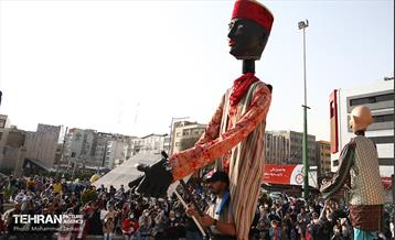 اجرای کارناوال نوروزی لبخند بهار در بوستان دانشجو 13