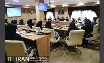 تجلیل از بانوان مرکز ارتباطات شهرداری تهران 14