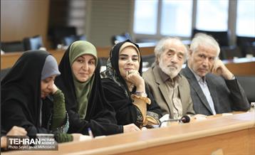 نشست صمیمانه شهردار تهران با جمعی از شعرا 32