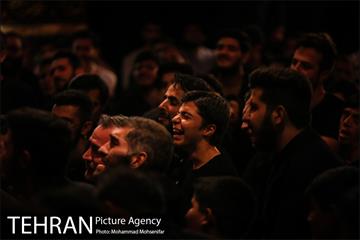عزاداری سیاه پوشان در هیئت ریحانة الحسین  3