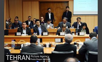 شوراى معاونین شهردار، شهرداران مناطق، مدیران عامل سازمان ها، شرکت ها و موسسات شهردارى تهران 5