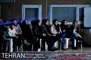 بازدید قائم مقام معاونت اجتماعی و جعمی از هنرمندان از سرای امید طلوع 50