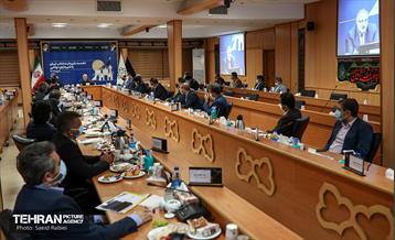 نشست شهردار منتخب تهران با شهرداران نواحی 13