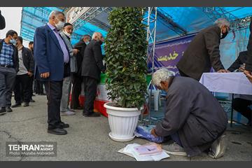 نمازگزاران جمعه پای «میز خدمت شهرداری تهران» 8