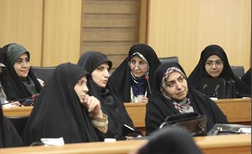 ضیافت افطار با بانوان نخبه شهر تهران 25