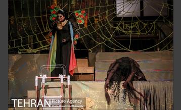 اجرای نمایش شاپرک خانوم 17