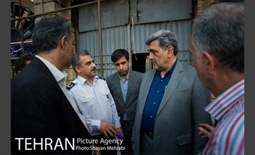 بازدید شهردار تهران از خسارت آتش سوزی اخیر میدان حسن آباد 26