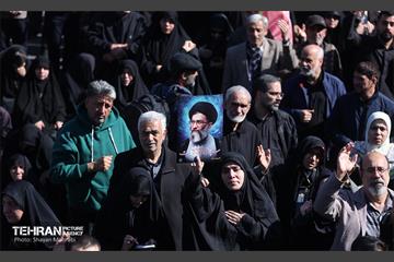 اجتماع مردم تهران در پی شهادت رهبر انقلاب - 1 11