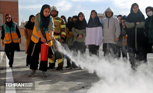 تمرین زلزله و ایمنی در منطقه ۲۲ 6