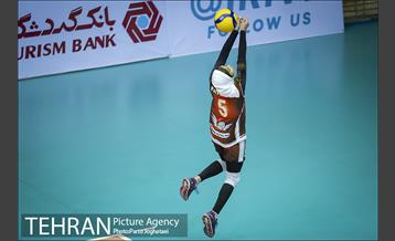 دیدار تیم‌های والیبال شهرداری قزوین و سروقامتان بابل 15