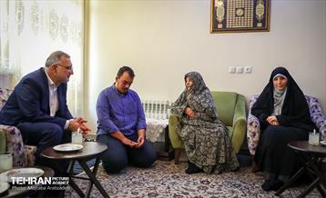 دیدار شهردار تهران با خانواده شهید حسینی 6