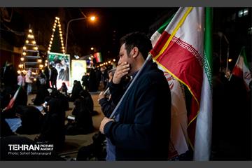 میعادگاه عزاداران رهبر شهید در خیابان کشور دوست