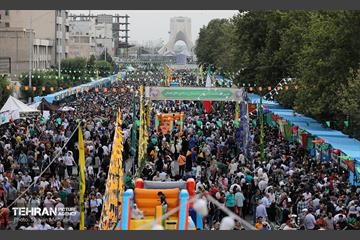 مهمانی ۱۰ کیلومتری عید غدیر در تهران 42