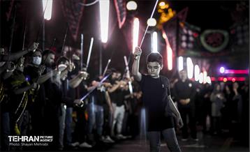 عزاداری شب عاشورا در میدان منیریه  13