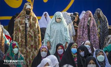 اقامه نماز عید سعید فطر در امامزاده صالح (ع) 2