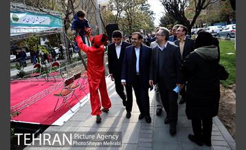 بازدید نماینده مجلس و استاندار تهران از نورزگاه بلوار کشاورز 10