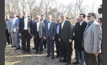 آیین درختکاری با حضور دکتر بطحایی وزیر آموزش و پرورش 1