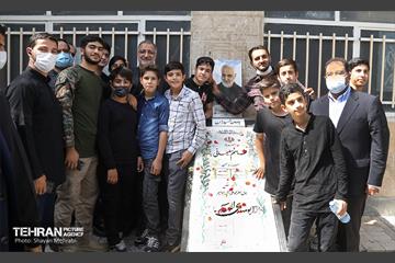 نواخته شدن زنگ دانش آموز شهید در قطعه شهدای گمنام 33