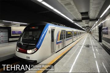شبگردی اصحاب رسانه در خط 7 مترو تهران 18